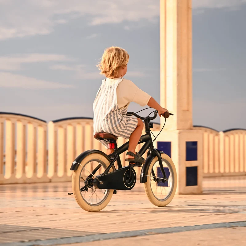 Coastline Kinderfahrrad mit Ständer – 16 Zoll