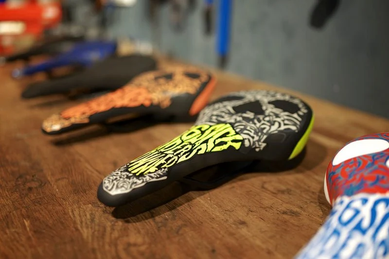 66sick Espacio Libre RDO Sattel Yellow | 144mm Breite
