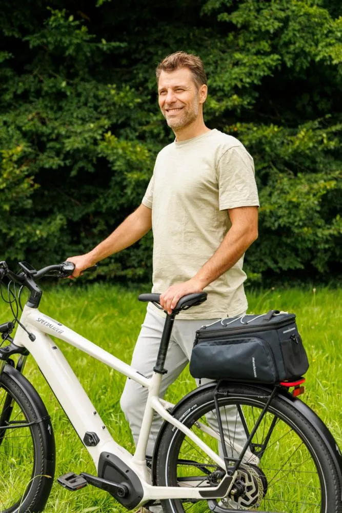 New Looxs Radtasche Sports Trunkbag RT2 31L Black - erweiterbare Gepäckträgertasche mit Snapit 2.0