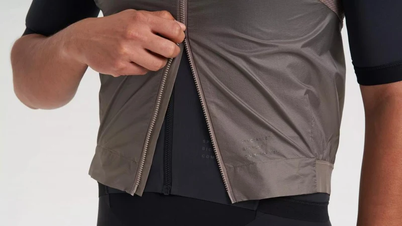 PRIME WIND VEST MEN GUN S - Windweste aus recyceltem Nylon - Bekleidung