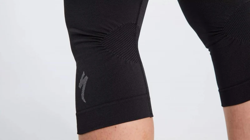 SEAMLESS KNEE WARMER BLK M/L - Nahtlose Knie-Wärmer in Schwarz - Bekleidung