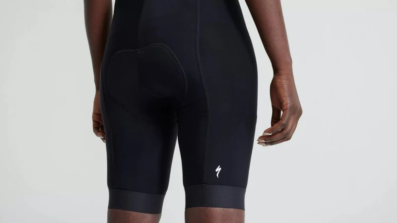 FOUNDATION Damen Sport-Short Schwarz - Premium Trainingsshort für Fitness & Yoga - Shorts