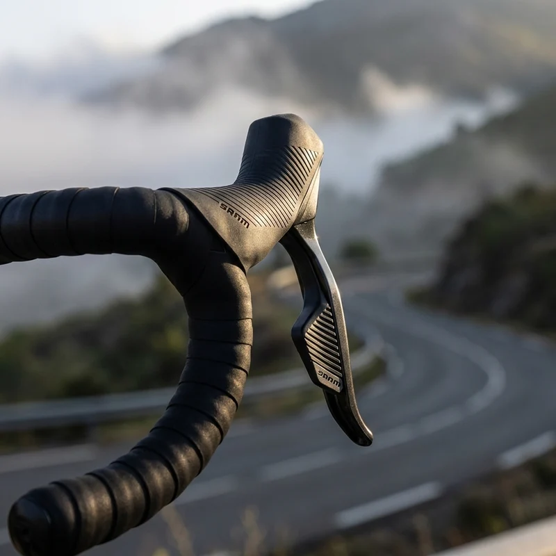 SRAM Rival AXS Schalt/Bremshebel D1 rechts - präzise Funk-Schaltperformance für Rennräder