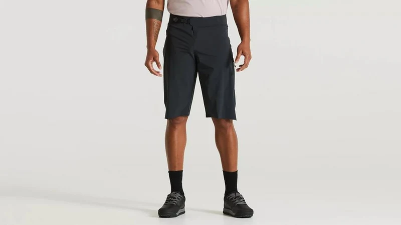 TRAIL AIR SHORT MEN BLK 38 - Atmungsaktive Herren Trail-Running Shorts Schwarz Größe 38
