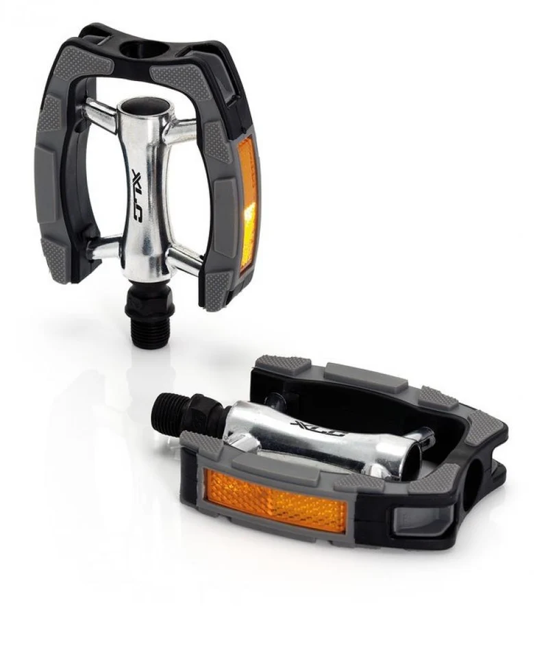 XLC City-/Comfort-Pedal PD-C07: Aluminiumkörper mit Kunststoffummantelung, Anti-Rutsch-Auflage, CroMo-Achse, Kugellagerung, 101x80 mm, Reflektoren, schwarz/silber/grau