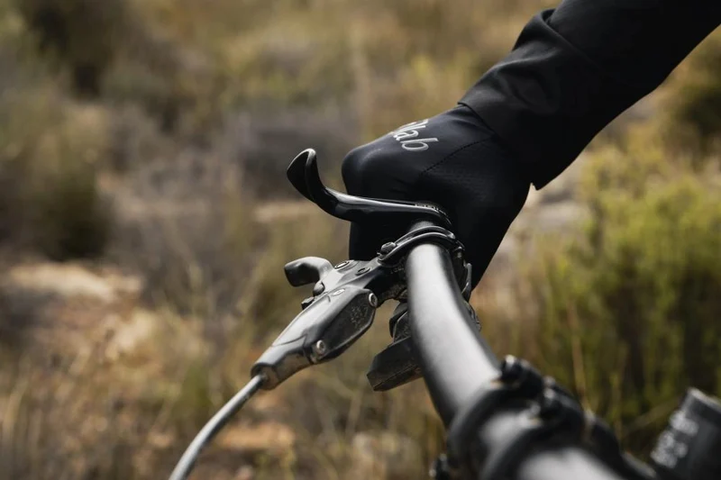 SQlab Innerbarends 411 2.0 BLK/BLK - Ergonomische Lenkeraufsätze für MTB und Trekking - Lenkeraufsatz