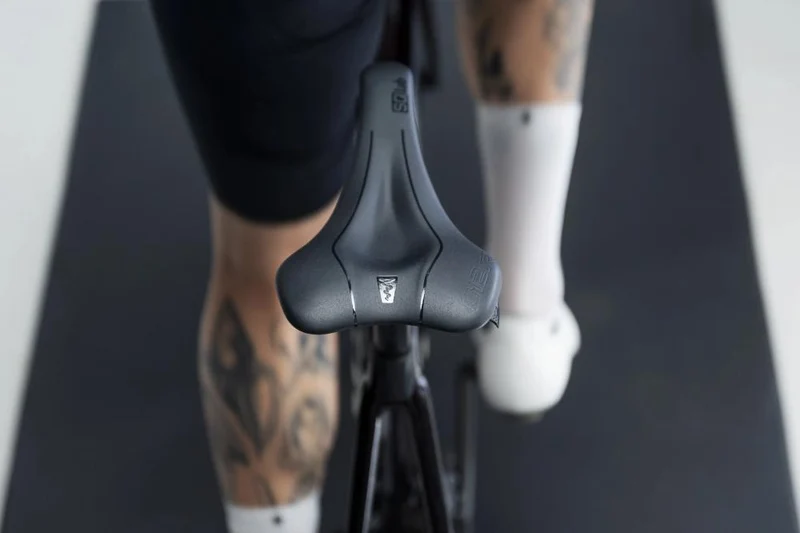 ERGOWAVE SQlab 612 ERGOWAVE R Rennradsattel 12 cm - sportliche Variante mit erhöhtem Heck - Entlastungssystem & ultraleichtem Desig