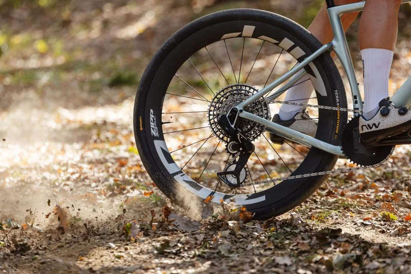 Continental Terra Competition 700x45C Schwarz-Transparent - Gravel-Faltreifen mit Pannenschutz