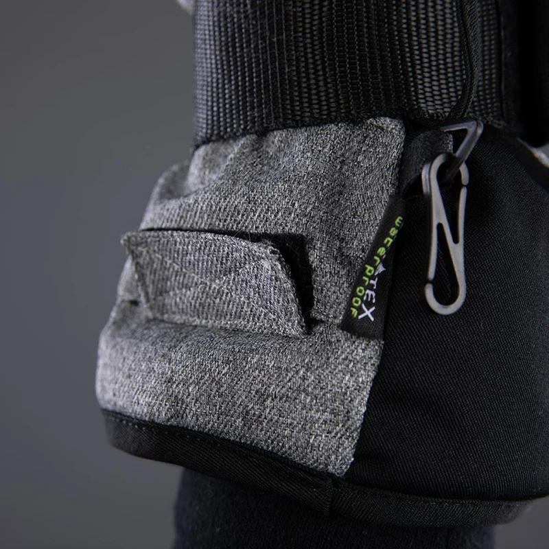 CHIBA Board - wasserdichte Primaloft Winter-Radhandschuhe mit Protektorschiene, Gr. 8, hellgrau/weiß