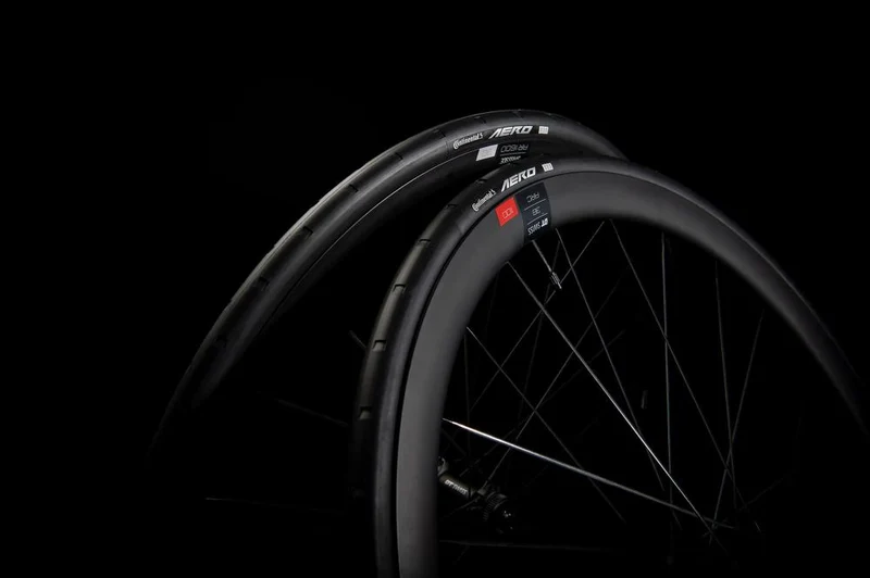 DT Swiss Laufrad ARC 1100 Dicut Disc 622 x 38 mm Schwarz - aerodynamisches Carbon-Rennradlaufrad