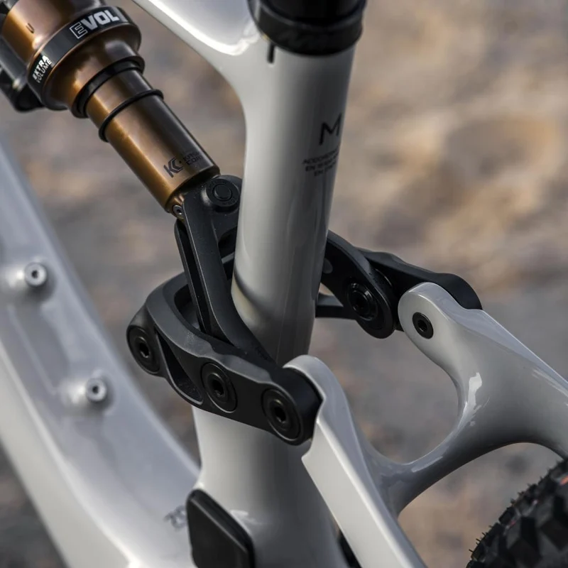 Amflow PX Carbon E-MTB 700 Wh Größe M - Phantom Black